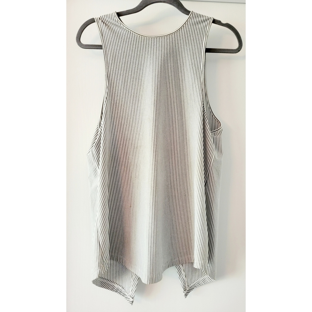 MPG gym top open back medium